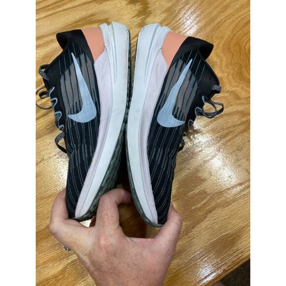 Nike Air Winflo 9 Sneaker Womens 9.5 Black Madder Running Shoes DD8686-004 S25 - Picture 4 of 8